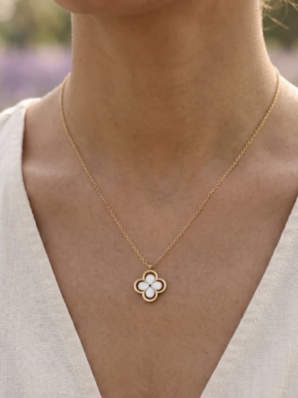 collier fleur
